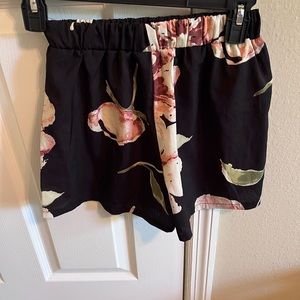 FLORAL SHORTS